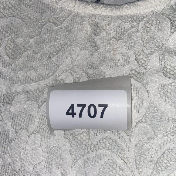 Chico's Top Womens 1 White Floral Lace Slit Back Cap Sleeves Zip Back Casual - Picture 12 of 12